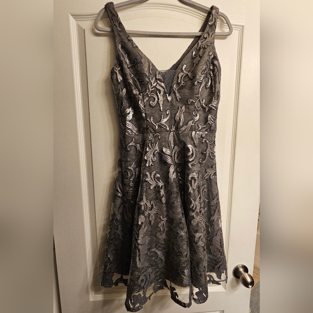 MARINA Silver Sleeveless V-Neck A-Line Midi Dress